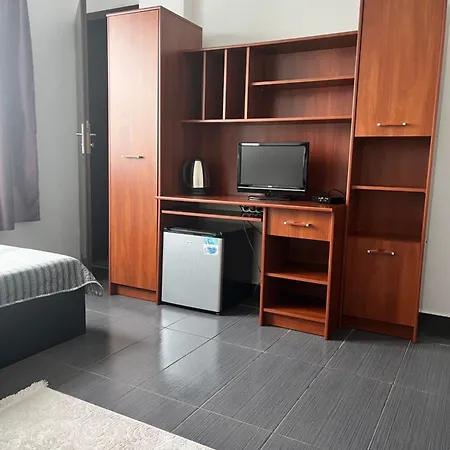 ゲストハウス Adria サルビノボ